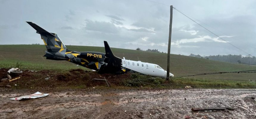 aviao-de-farmaceutica-sai-da-pista-durante-pouso-em-erechim-no-rs